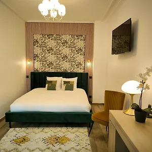 Le Twelve 3*, Paris Frankreich